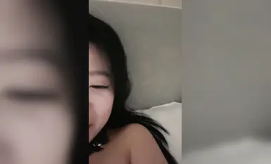 2024年10月【小周不睡覺】清純學姐，身材真有料，奶子又大又挺純天然，無套跟男友啪啪，小穴水汪汪！刺激 (2)