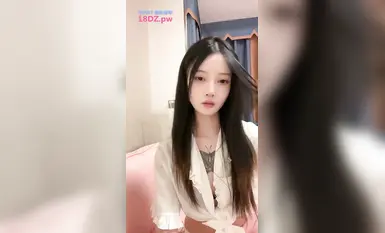 Dewi model rata yang terbaik menjilat kepala dan berpose, mengikat pukinya dan melancap, menggoda rakan seksnya, menunggangnya tanpa kondom, dan wanita berpayu dara besar dan selekeh menjilat dan mengusik zakar, melakukan hubungan seks yang sengit dalam p