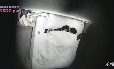 บันทึกที่ถูกขโมยของหญิงสาวสวยเอวใหญ่และหน้าอกใหญ่กำลังเช็คอินในห้องกับเจ้านายของเธอ เลียกันอย่างน่ารังเกียจและป้องกันตัว และคัมมิงโดยไม่ใช้ถุงยางอนามัย/เด็กผู้ชายที่สวมแว่นตาวิทยาลัยเพื่อควบคุมแฟนสาวหน้าอกใหญ่เรียว ผิวขาว และหน้าอกใหญ่ของเขา ในโรงแรม อมลึ