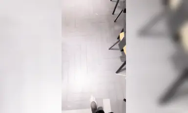 戶外日常~【黛西老師】網吧大膽自慰~道具震逼~按摩 吃雞 啪啪秀 (1)