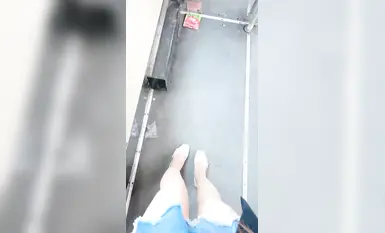 精液が漏れちゃう～【デイジー先生】ショッピングモール～道路～森の中～テクニシャンとハメてお尻に中出し～顔出し、本気興奮、道端の歩行者には常に警戒（3）