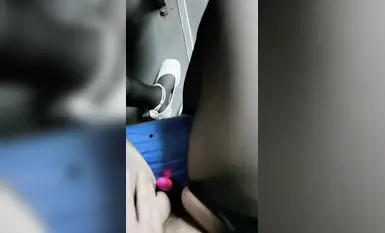 淫水直泄~【黛西老師】商場~馬路~樹林~勾搭技師內射一屁股~露臉，真實刺激，時刻提防路邊的行人 (6)