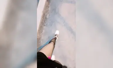 淫水直泄~【黛西老師】商場~馬路~樹林~勾搭技師內射一屁股~露臉，真實刺激，時刻提防路邊的行人 (8)