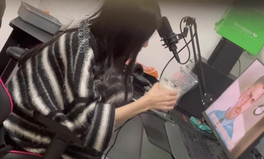 Telegram group VIP semen feast series! Part 4 of incest and perverted brother training bitch cousin, semen yogurt, urine-spiked ice cream, oral sex and facial cumshot (2)