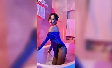 Pakaian Biru Wang Xinyao-Minyak