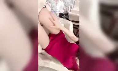 Yueer Yue——빨간 잠옷