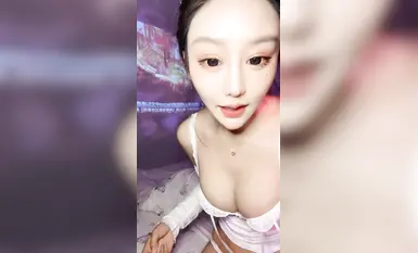 御姐女神的极品诱惑，露脸高颜值好身材，撩骚互动狼友听指挥，性感纹身揉奶玩逼脱衣艳舞，特写展示精彩不断