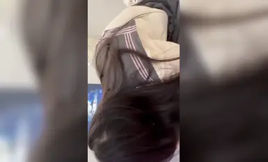 Gadis sekolah JK yang cantik dan tulen, jangan sentuh dia. Ia sangat selesa. Dia mempunyai sempadan merah tua dan stoking hitam tanpa kondom oleh abangnya di rumah.