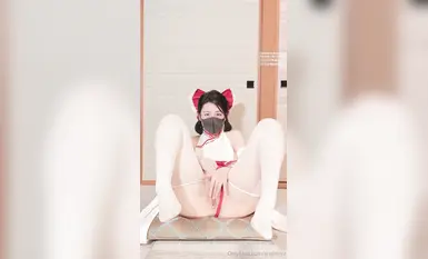 Naimi奶咪 萬聖節特輯小巫女