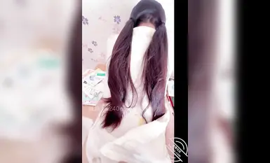 【海角大神 原創視頻31】在弟弟房間，書桌上，高低床上，使勁摩擦表妹，口爆真叫爽