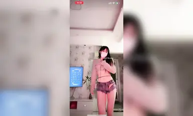 Penari selebriti Douyin @宁向(向向) ahli kumpulan mempersembahkan tarian bogel berskala besar (12)