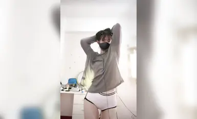 Penari selebriti internet Douyin @宁向(xiangxiang) ahli kumpulan mempersembahkan tarian telanjang berskala besar (15)