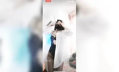 Penari selebriti internet Douyin @宁向(xiangxiang) ahli kumpulan mempersembahkan tarian telanjang berskala besar (23)