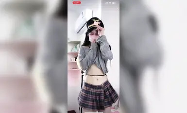 Nhóm thành viên vũ công nổi tiếng Douyin @宁向(向向) biểu diễn điệu nhảy khỏa thân quy mô lớn (35)