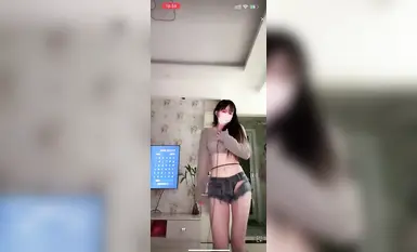 Nhóm thành viên vũ công nổi tiếng trên mạng Douyin @宁向(xiangxiang) biểu diễn điệu nhảy khỏa thân quy mô lớn (66)