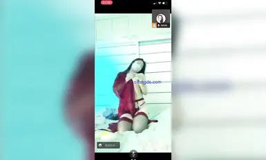 Penari selebriti Douyin @宁向(向向) ahli kumpulan mempersembahkan tarian bogel berskala besar (8)