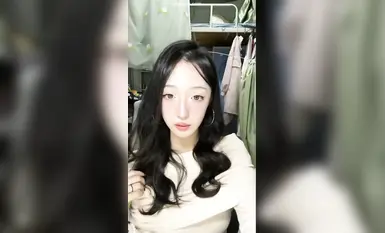 #反差抖音拥有10多万粉丝的网红#灌汤饱饱千元定制全裸露点福利视频1