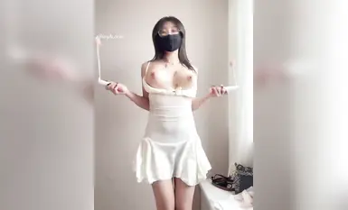 巨乳眼镜娘福利姬@小鲅鱼定制尺度裸舞(10)