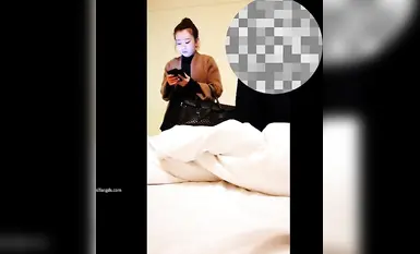 2024年最新，【私房原创偷拍】，男友住在隔壁的风骚小姐姐，她一直说你小声点，听见咱俩就死定了(3)