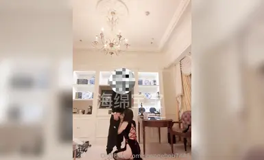 #Spongebob sangat cantik dan mempunyai sembilan kepala, stoking, kasut tumit tinggi dan kaki yang cantik.