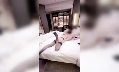 #海绵宝宝绝美颜值九头身丝袜高跟美腿名媛网黄主人的玩具大尺度性爱私拍(15)