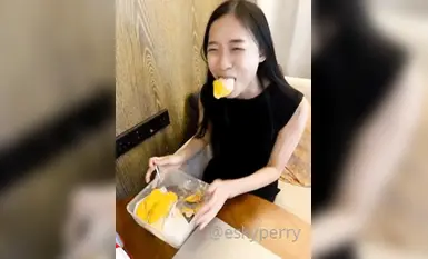 Model wanita Thai-Cina "Perry" OF Thai-Cina kontras menunjukkan wajahnya dalam kehidupan seharian dalam penggambaran persendirian berskala besar BDSM untuk lelaki dan wanita dan bermain secara tertutup (7)