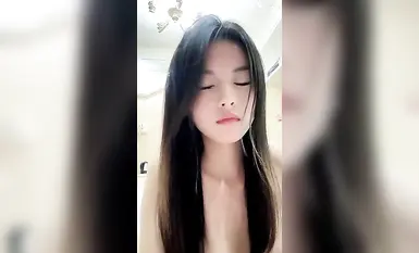 正宗在校學生~【剛好十八】教室上課露奶~約土豪啪啪！ (1)