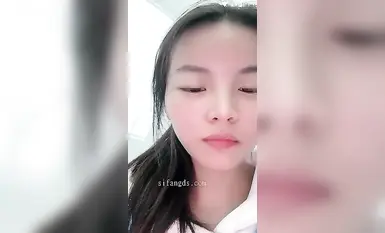 正宗在校学生~【刚好十八】教室上课露奶~约土豪啪啪！ (2)