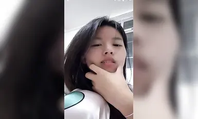 Authentic school student ~ [Just 18] exposed her breasts in class ~ made a date with a rich man! (6)