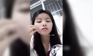 Authentic school student ~ [Just 18] exposed her breasts in class ~ made a date with a rich man! (6)