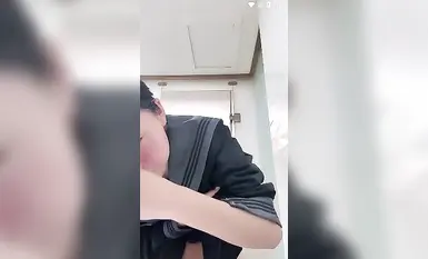 正宗在校学生~【刚好十八】教室上课露奶~约土豪啪啪！ (8)