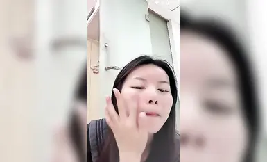 正宗在校学生~【刚好十八】教室上课露奶~约土豪啪啪！ (8)