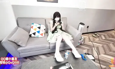 QQ Sugar Kids - 兄と妹の輪姦、対照的な妹は美貌、美形、巨乳、そしてはつらつとしたお尻を持っています