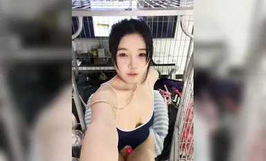 Gadis loli pelajar tulen membezakan "baby_puppy" jalang yang melancap di dalam sangkar anjing Bahagian atas badan adalah gadis yang baik, dan bahagian bawah badan mempunyai alat penggetar yang dimasukkan ke dalam lubang merah jambu yang seksi~ (