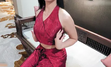 性感網紅小騷貨【下面有根棒棒糖】✅性感唯美紅色旗袍誘惑，勁爆完美身材超嫩性感白虎穴 頂宮灌精！