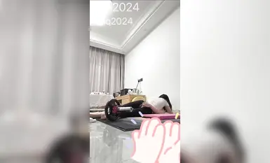 本物のスピードデートの達人「ミスターQ」は、女子大生、若い女性、サラリーマン、フィットネスコーチ、教師、看護師、キャスターなど、これまでに平均して週に1回、40人以上の女性主人公とデートの費用を支払っている。 [第1話] 】 (7)