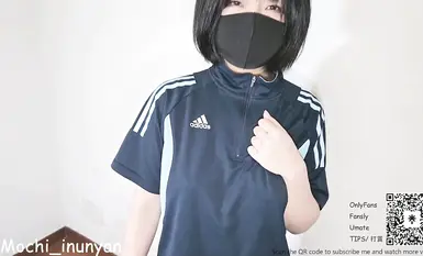 極品嫩妹-Mochi_inunyan-新 偷看色情漫畫的校服女孩