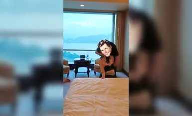 Hàng ngàn người tôn thờ vị thần vĩ đại "Thuyền trưởng hải tặc", cảnh quay riêng tư nóng bỏng mới nhất trong tháng 1_Nữ thần xuất sắc nhất cưỡi ngựa điên cuồng_Kiêm trước và sau cửa sổ kính suốt từ trần đến sàn_HD 1080P phiên bản 1 (22)