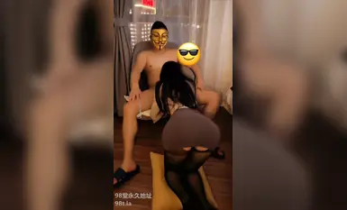 Hàng ngàn người tôn thờ vị thần vĩ đại "Thuyền trưởng hải tặc", cảnh quay riêng tư nóng bỏng mới nhất trong tháng 1_Nữ thần xuất sắc nhất cưỡi ngựa điên cuồng_Kiêm trong và ngoài cửa sổ kính suốt từ trần đến sàn_HD 1080P phiên bản 1 (5)