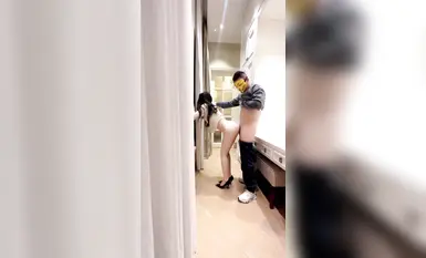 수천명의 사람들이 위대한 신 "해적 선장"을 숭배합니다. 1 월 최신 화끈한 개인 촬영_최고의 여신이 격렬하게 질주합니다_바닥에서 천장까지 이어지는 창문을 통해 앞뒤로 사정 샷_HD 1080P 버전_2