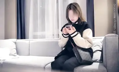 LOVE Xiaotiantanhua has sex with a cute girl with short hair in a baseball uniform. She takes off her clothes and has tattoos on her arms so that she can’t be seen as a social person. The girl with a small waist and big breasts gets fucked and cries from the side. 1080 restoration