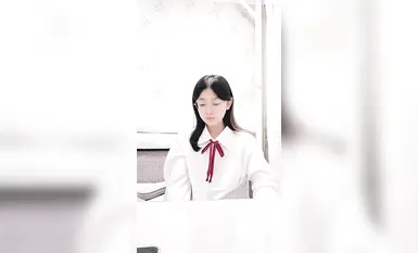 2024年12月新人學生妹【小肉肉】，一股清流，眼鏡反差嫩妹，讓人眼前一亮，初戀風純欲臉大尺度全脫！ (2)