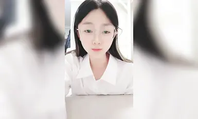 2024年12月新人学生妹【小肉肉】，一股清流，眼镜反差嫩妹，让人眼前一亮，初恋风纯欲脸大尺度全脱！ (7)