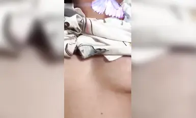 【母子乱伦22分刺激视频流出】直接进入妈妈房间「妈妈是不是还想要？」调教对白精彩有趣