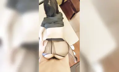 예민해서 계속 절정에 이르고, 절정에 이르면 온몸이 떨립니다.