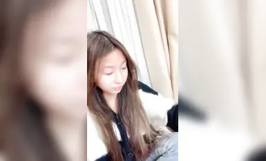 19岁清纯美乳学妹【19女娘子】宿舍偷播和闺蜜一起互玩(4)