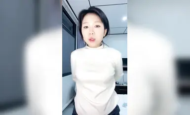 สาวโรงเรียนอ้วนเล็กน้อย [Xinxin La La La] ช่วยตัวเองด้วยอุปกรณ์ประกอบฉาก 69 เลียสายจูงสุนัขของกันและกันและมีเพศสัมพันธ์อย่างดุเดือด (2)