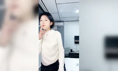 สาวโรงเรียนอ้วนเล็กน้อย [Xinxin La La La] ช่วยตัวเองด้วยอุปกรณ์ประกอบฉาก 69 เลียสายจูงสุนัขของกันและกันและมีเพศสัมพันธ์อย่างดุเดือด (2)