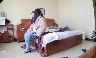 ธันวาคม 2024 [ภาพถ่ายเซลฟี่ส่วนตัว] นักเรียนรุ่นพี่คนหนึ่งที่วิทยาลัยการแปลในซีอานถูกบังคับให้มีเพศสัมพันธ์โดยไม่ใช้ถุงยางอนามัย เธอร้องไห้ตลอดเวลา เธอมีส่วนสูงจริงๆ 172 ซม. (2)