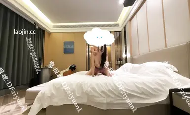 2024年最新大神包養流出【巔峰MALONG精品014】99年身高172，話劇演員，半露臉，酒店開房狂草高潮 (1)